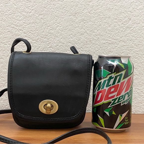 Vintage Black Leather Turnlock Mini Crossbody Bag - Picture 4 of 16